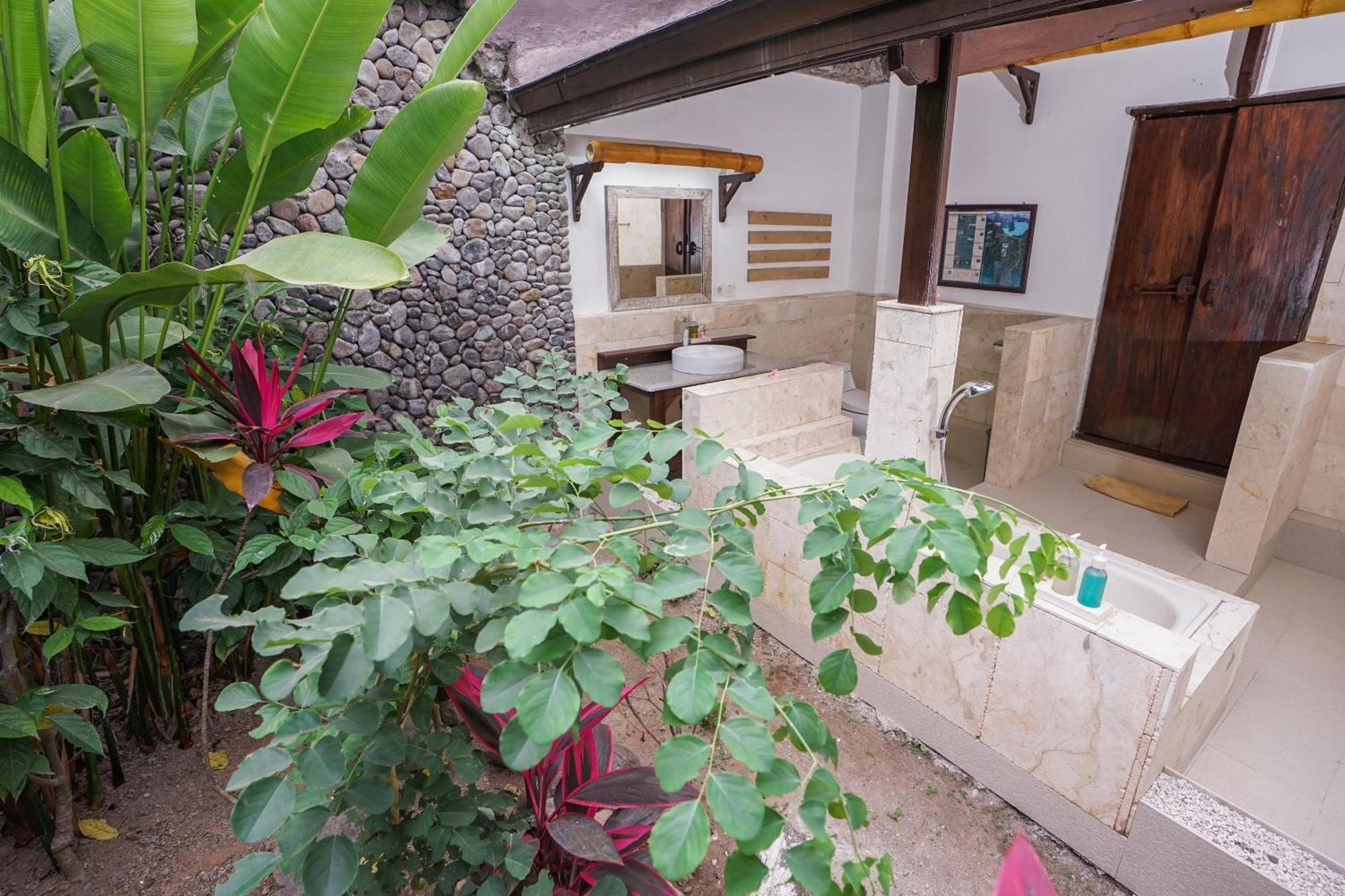 Rinjani Lodge Senaru Exterior photo