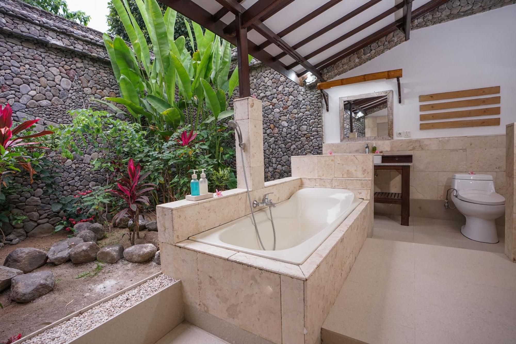 Rinjani Lodge Senaru Exterior photo