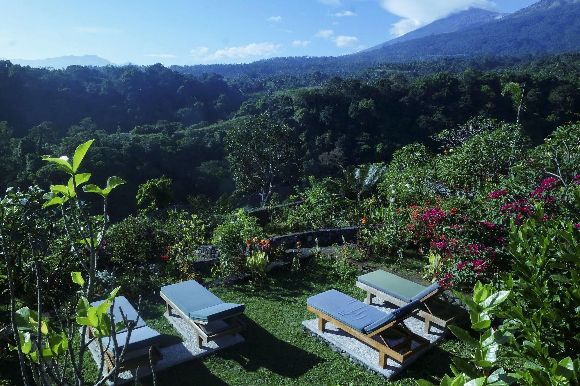 Rinjani Lodge Senaru Exterior photo