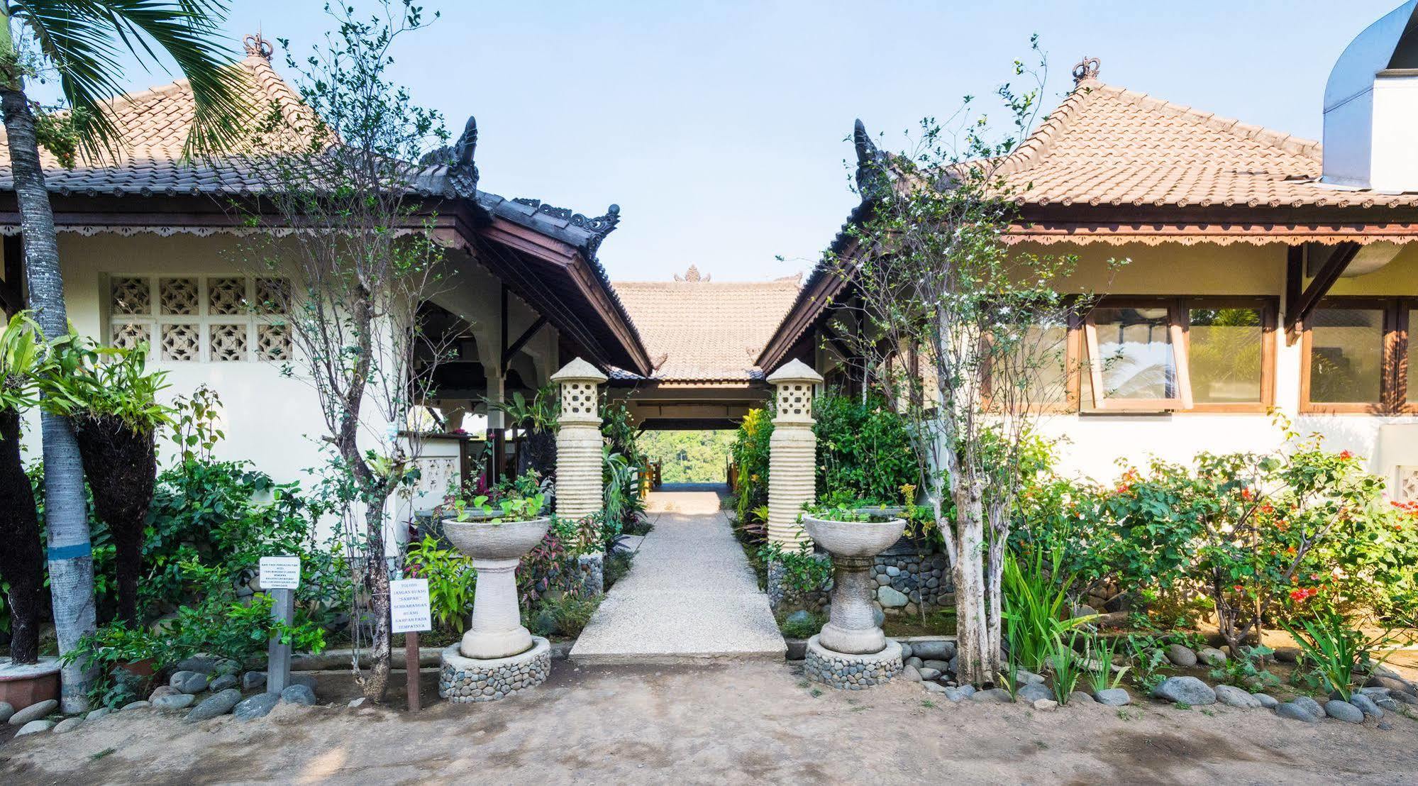 Rinjani Lodge Senaru Exterior photo