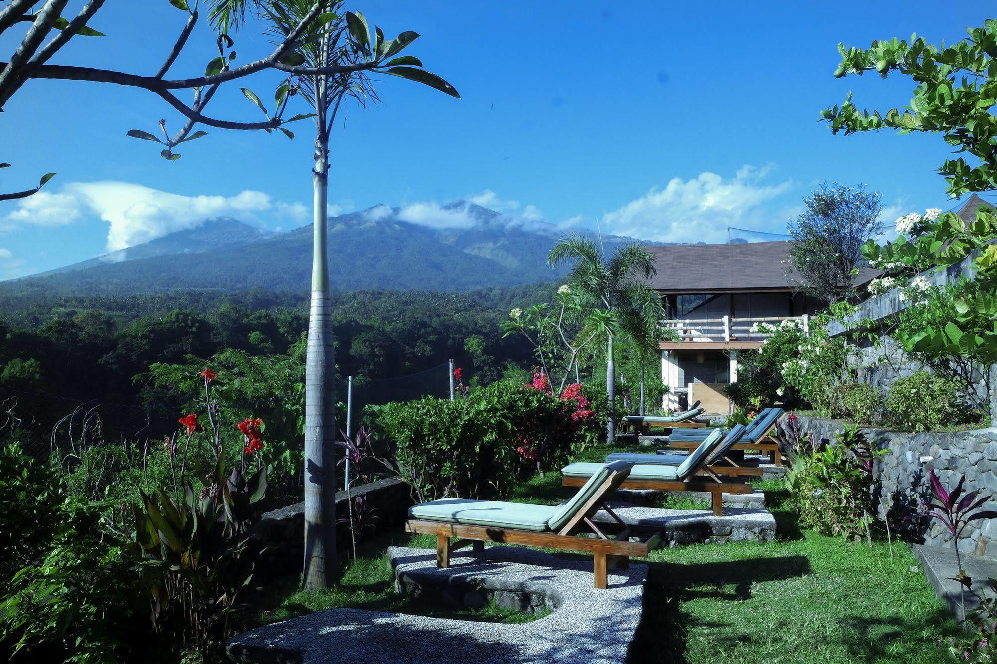 Rinjani Lodge Senaru Exterior photo